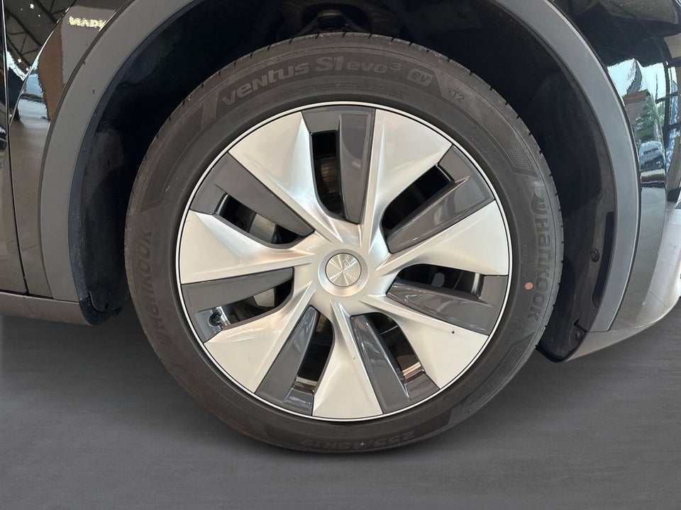 Tesla Model Y Long Range RWD 5d