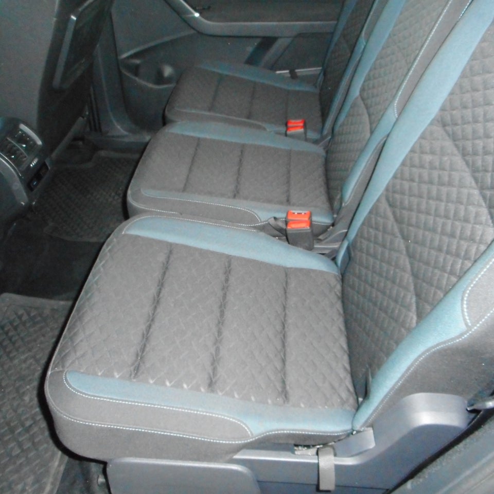 VW Touran 1,6 TDi 115 IQ.Drive DSG 7prs 5d