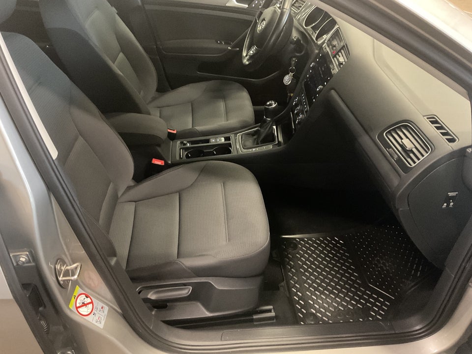 VW Golf VII 1,5 TSi 130 Comfortline 5d