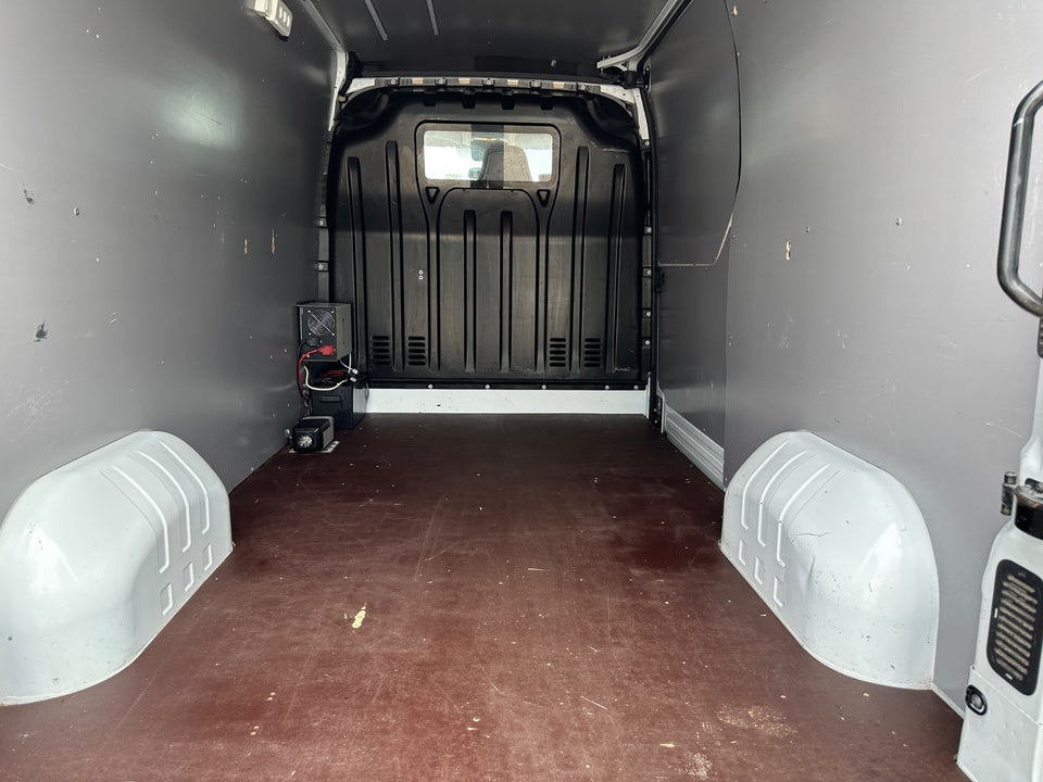 Nissan NV400 2,3 dCi 150 L3H2 Kassevogn