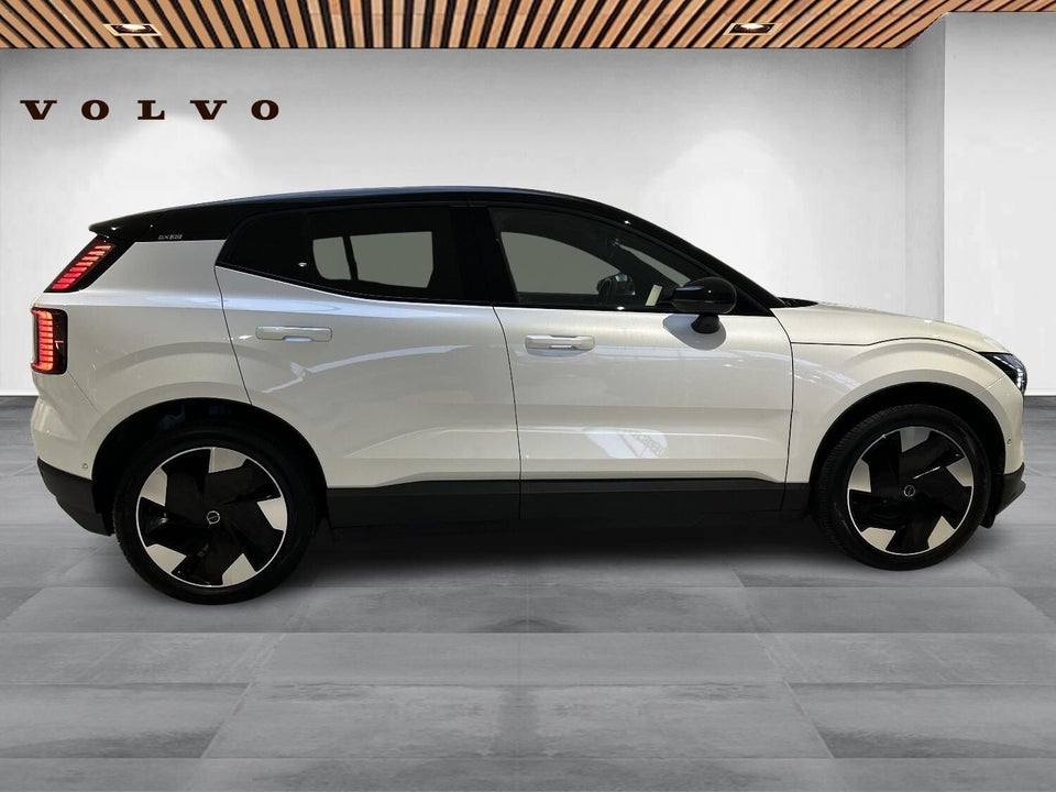 Volvo EX30 Extended Range Ultra 5d