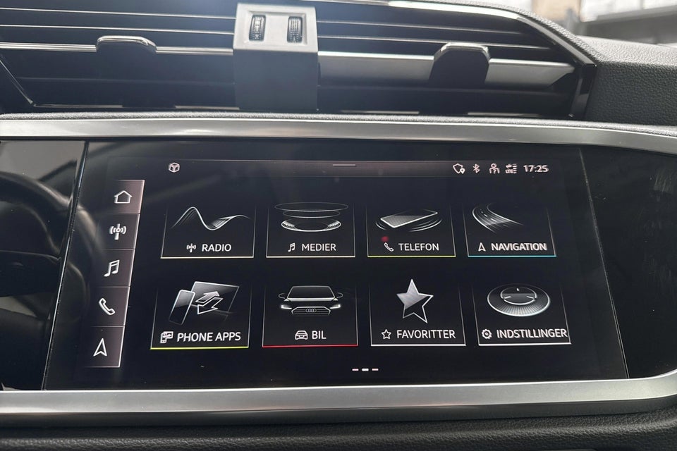 Audi Q3 45 TFSi e Attitude plus S-tr. 5d