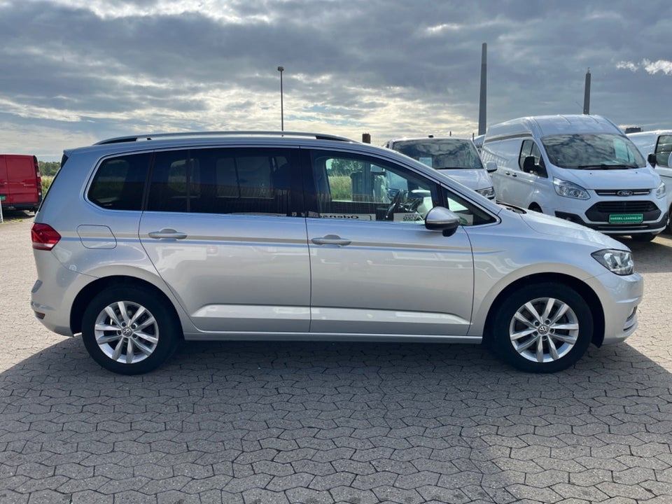 VW Touran 2,0 TDi 150 Highline DSG Van 5d