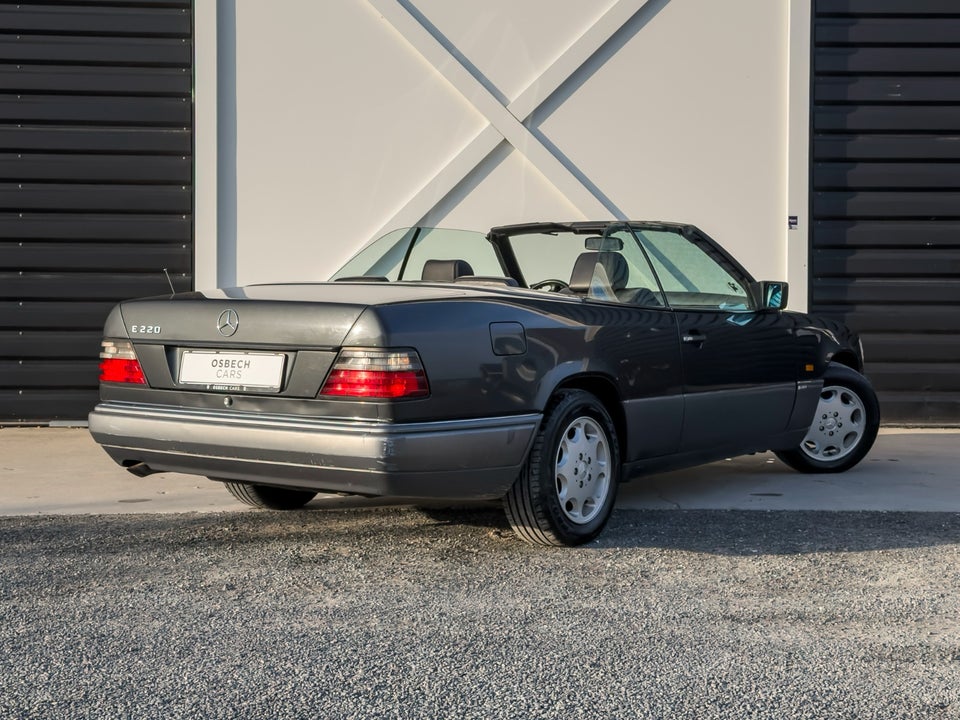 Mercedes E220 2,2 Cabriolet 2d