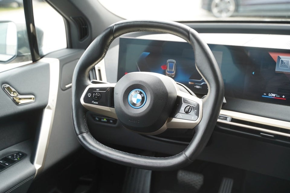 BMW iX xDrive40 Fully Charged Sport 5d