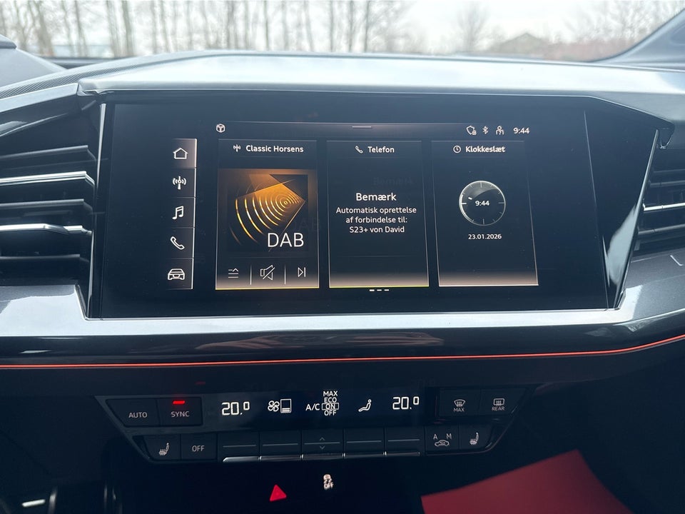 Audi Q4 e-tron 40 S-line 5d