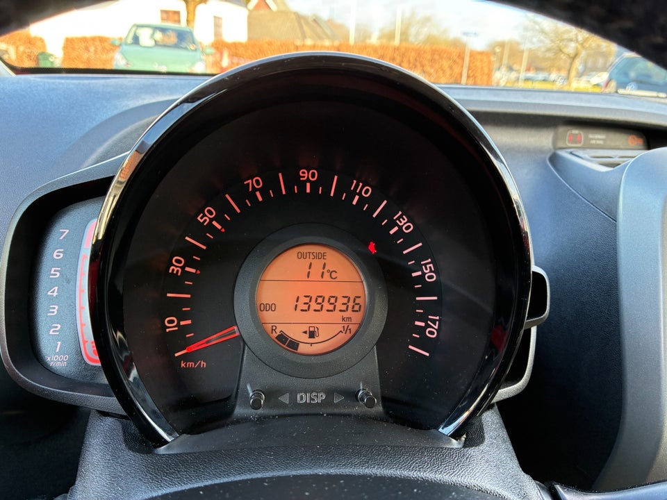 Toyota Aygo 1,0 VVT-i x-play 5d
