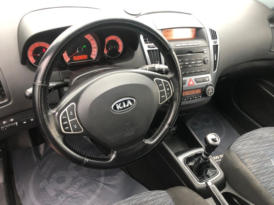 Kia Ceed 1,6 CVVT Exclusive 5d