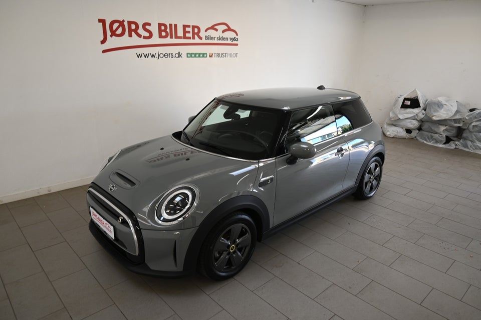 MINI Cooper SE Essential 3d