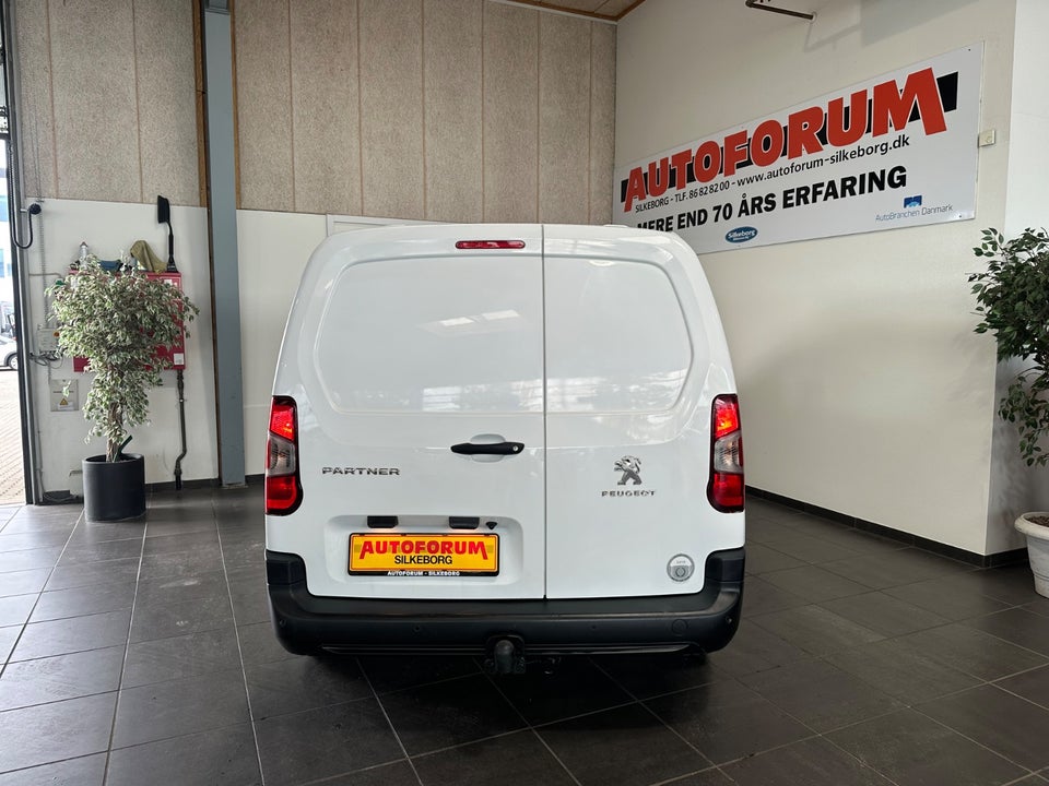 Peugeot Partner 1,5 BlueHDi 130 L2V2 Plus Pro EAT8 Van