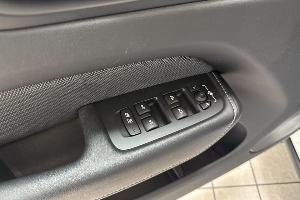 Volvo XC60 2,0 T6 ReCharge R-Design aut. AWD 5d