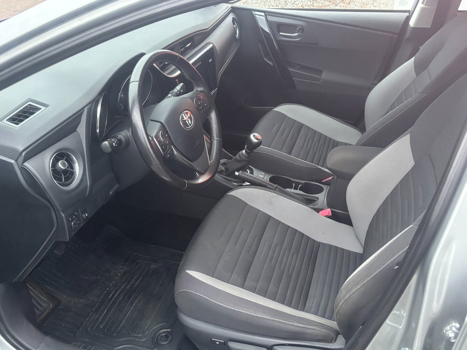 Toyota Auris 1,2 T T2 5d