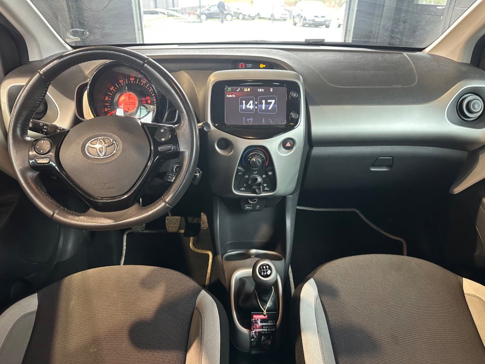 Toyota Aygo 1,0 VVT-i x-press 5d