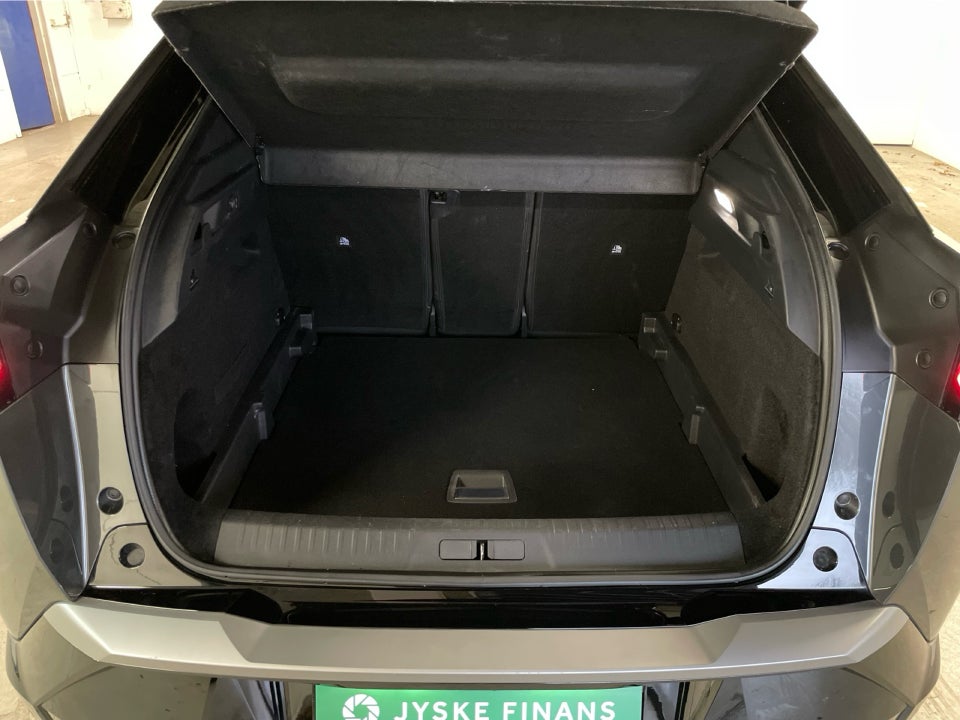 Peugeot e-3008 77 GT Pack 5d