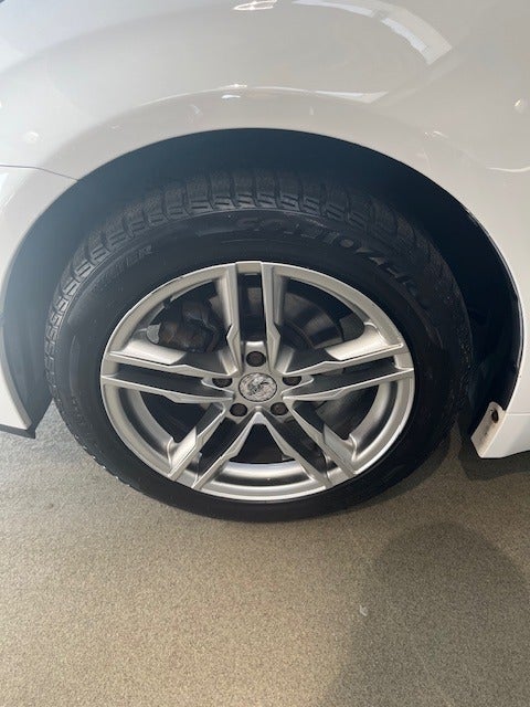 Toyota Avensis 1,8 VVT-i T2 Premium stc. 5d