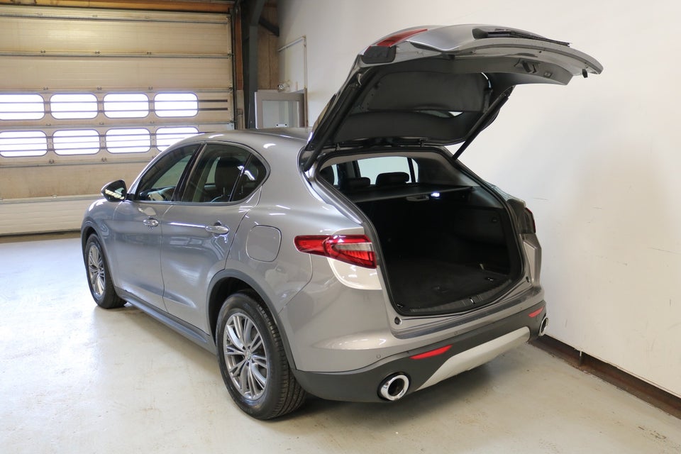 Alfa Romeo Stelvio 2,2 JTD 180 aut. 5d