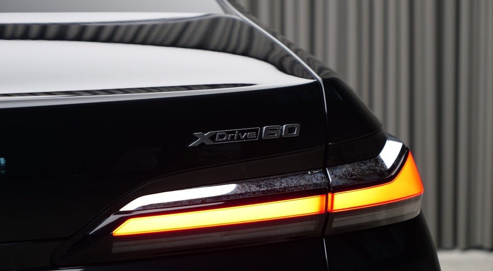 BMW i7 xDrive60 M-Sport 4d