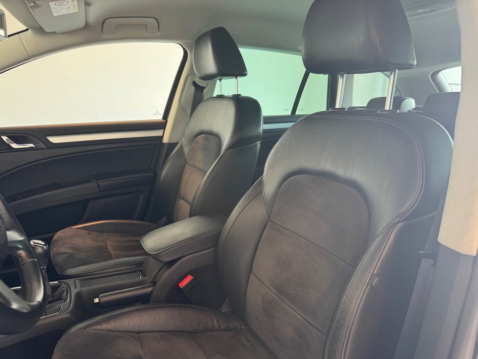 Skoda Superb 2,0 TDi 140 Elegance Combi 5d