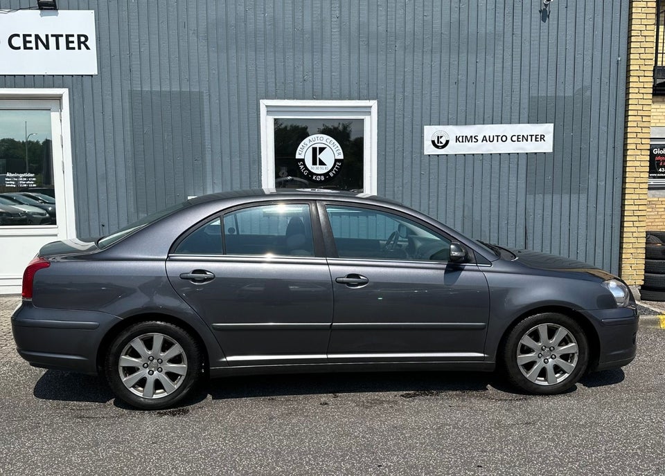 Toyota Avensis 1,8 VVT-i Sol 4d