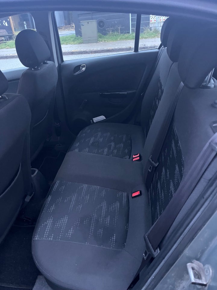 Opel Corsa 1,2 16V Enjoy 5d