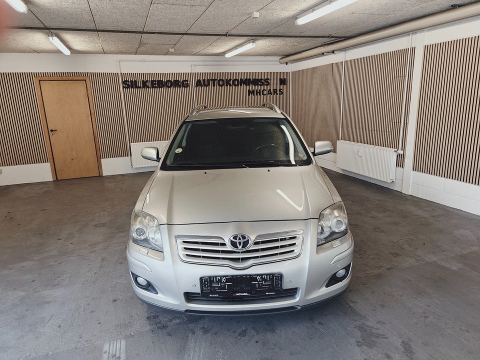 Toyota Avensis 2,4 Executive stc. aut. 5d