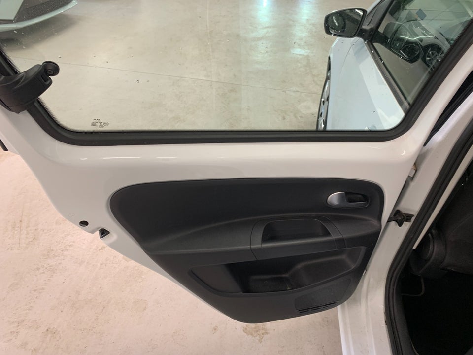 VW e-Up! Move Up! 5d