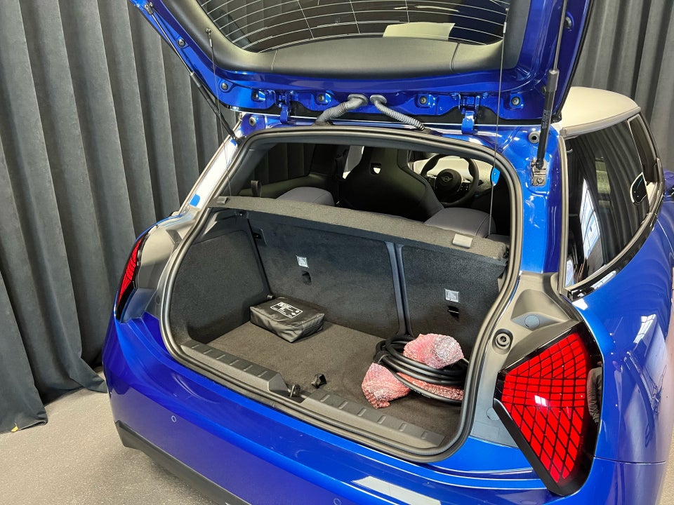 MINI Cooper E Favoured Trim L 3d