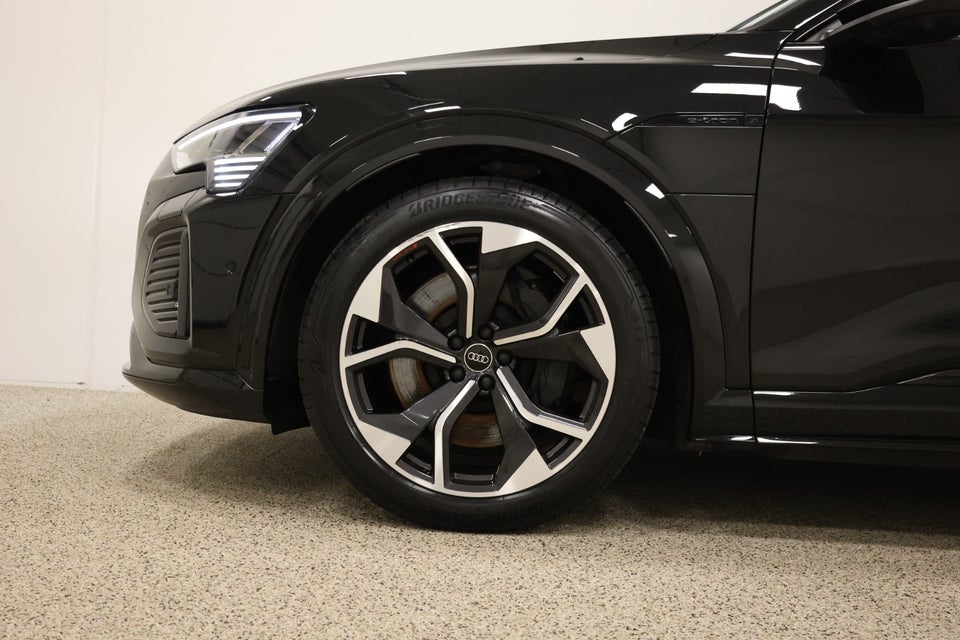 Audi SQ8 e-tron quattro 5d