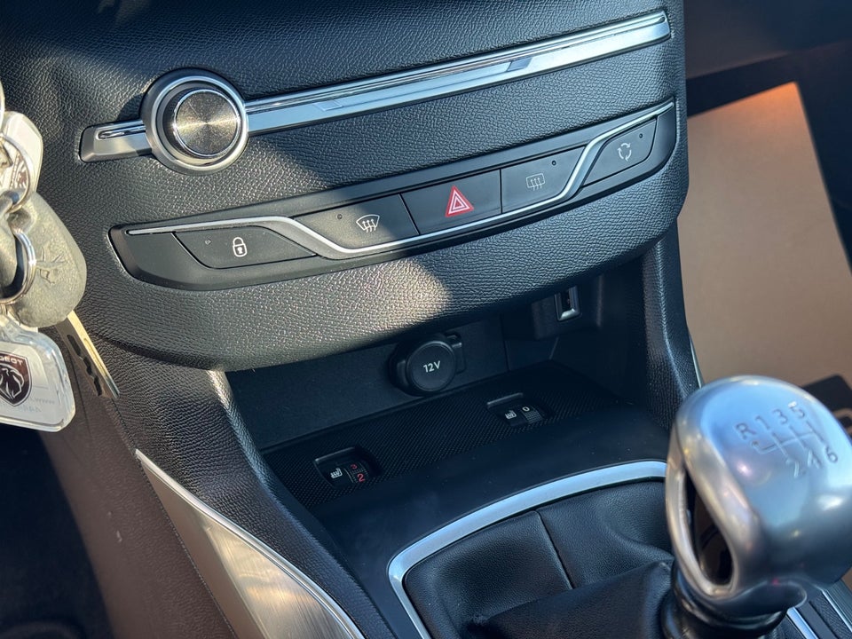 Peugeot 308 1,6 BlueHDi 120 Allure Sky SW 5d