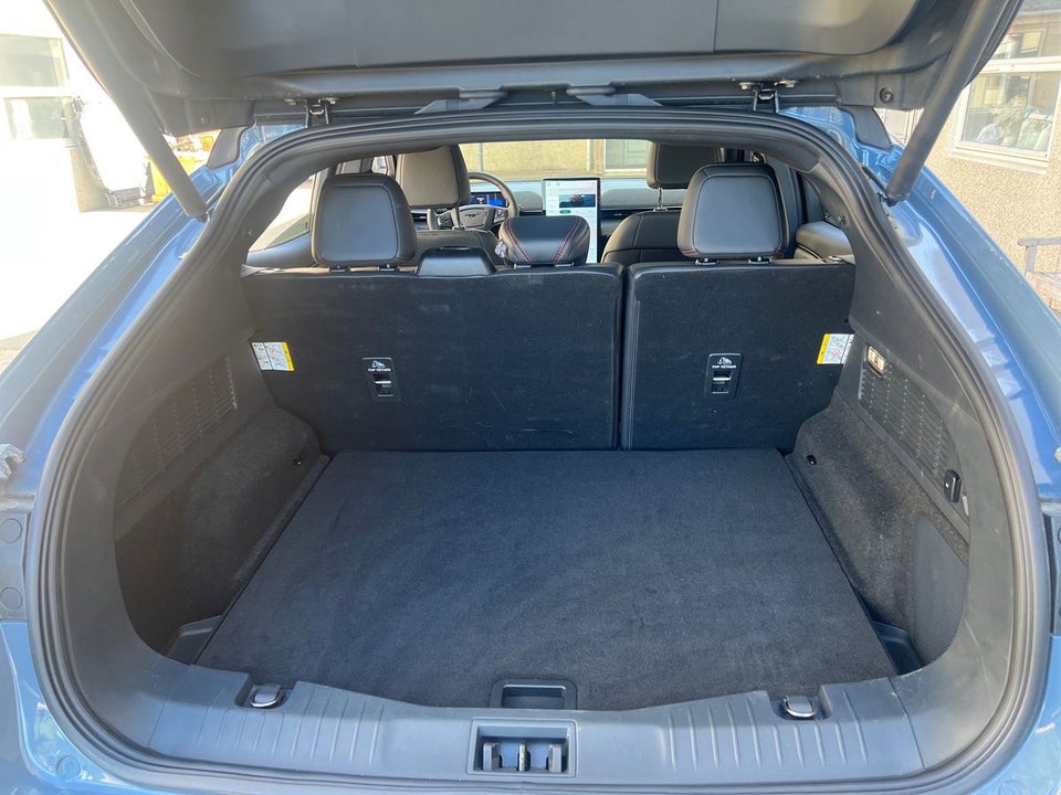 Ford Mustang Mach-E 73 Premium Standard Range AWD 5d