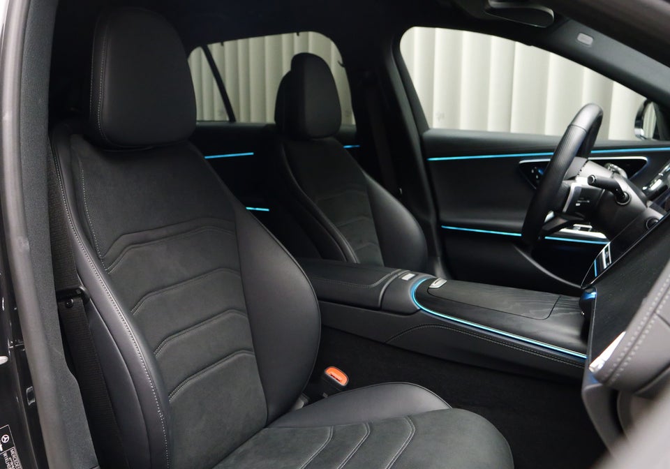 Mercedes E300 de 2,0 AMG Line stc. aut. 4Matic 5d