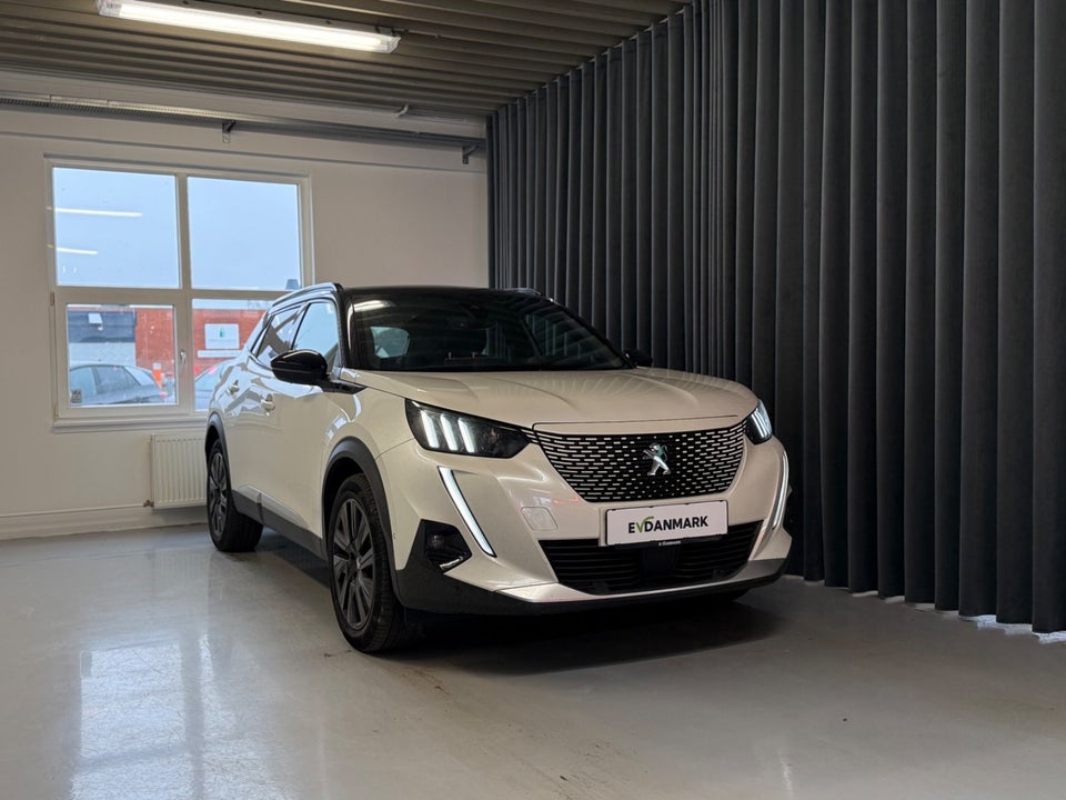 Peugeot e-2008 50 GT Sky 5d