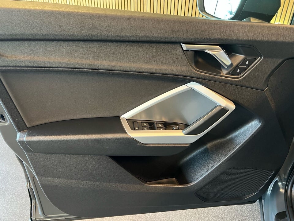 Audi Q3 35 TFSi Advanced Prestige S-tr. 5d