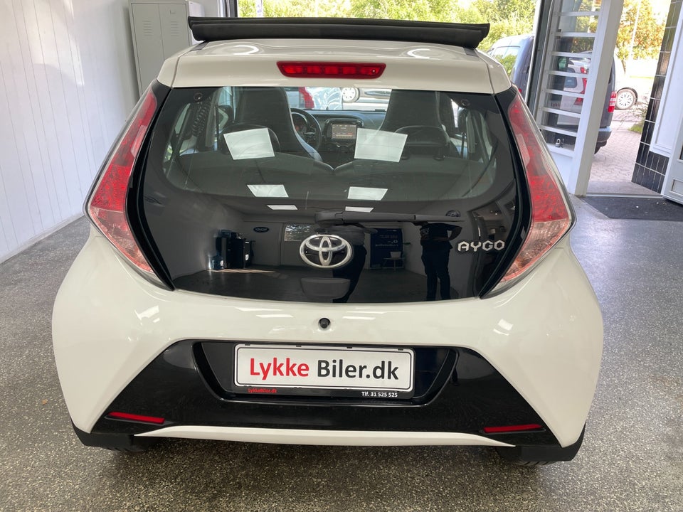 Toyota Aygo 1,0 VVT-i x-wave Sky 5d