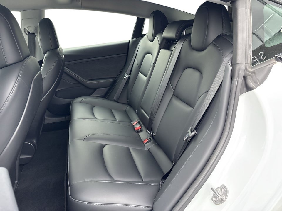 Tesla Model 3 RWD 4d