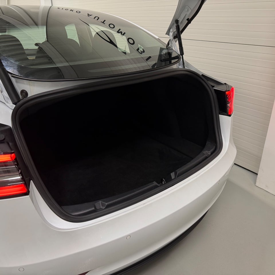 Tesla Model 3 Long Range AWD 4d