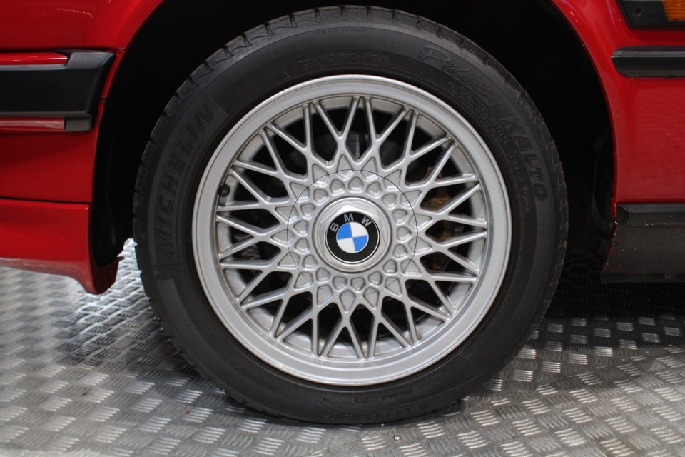 BMW 320i 2,0 Cabriolet 2d