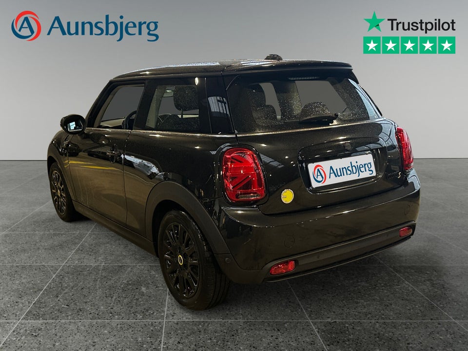 MINI Cooper SE Essential 3d