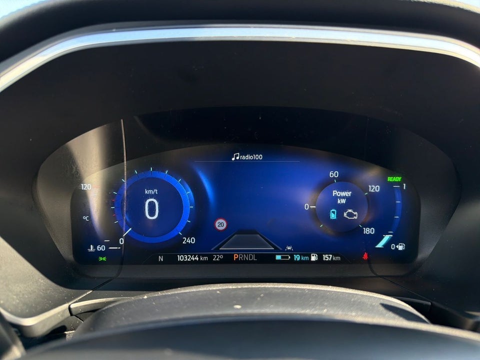 Ford Kuga 2,5 PHEV Vignale CVT 5d