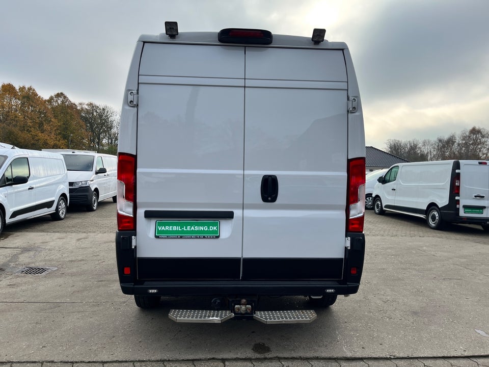 Peugeot Boxer 435 2,2 BlueHDi 165 L2H2 Ultimate