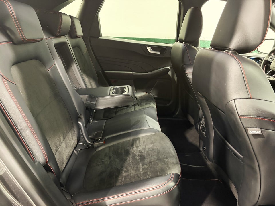 Ford Kuga 2,5 PHEV ST-Line CVT 5d