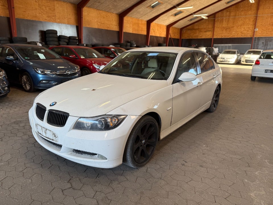 BMW 320i 2,0  4d