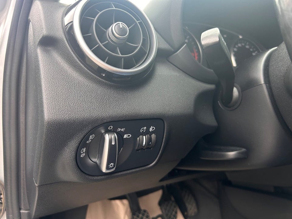 Audi A1 1,6 TDi 105 Ambition 3d