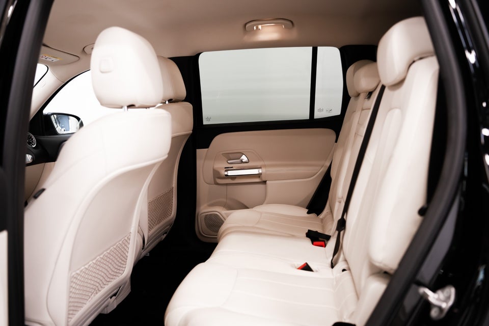 Mercedes EQB300 4Matic 7prs 5d