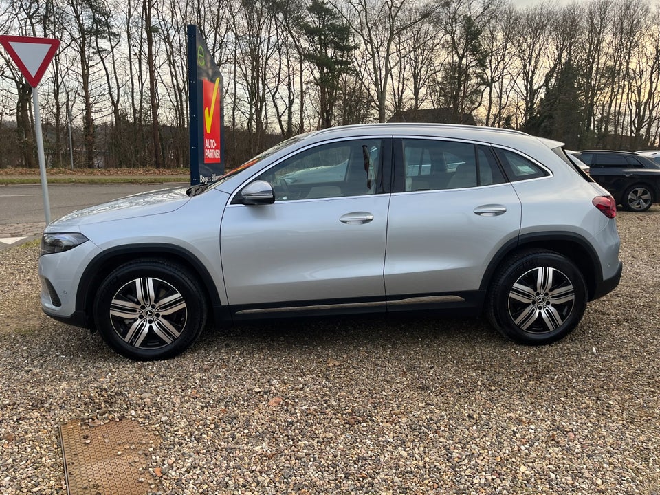 Mercedes EQA300 Progressive 4Matic 5d