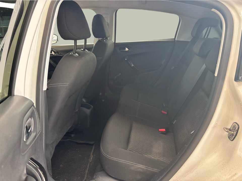 Peugeot 208 1,6 BlueHDi 100 Active 5d