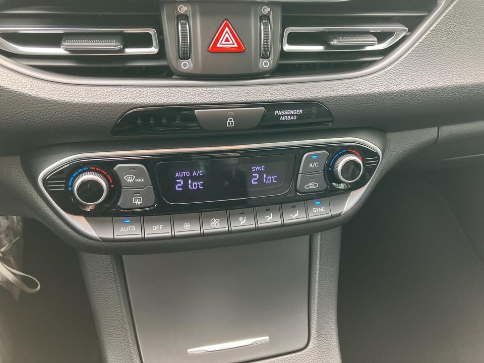 Hyundai i30 1,0 T-GDi Essential stc. 5d