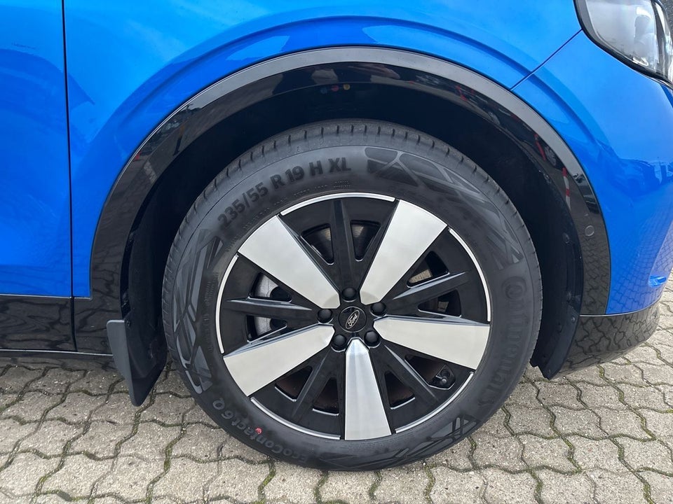 Ford Capri 82 Select Extended Range 5d