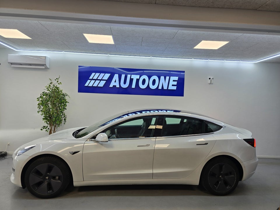 Tesla Model 3 Long Range AWD 4d