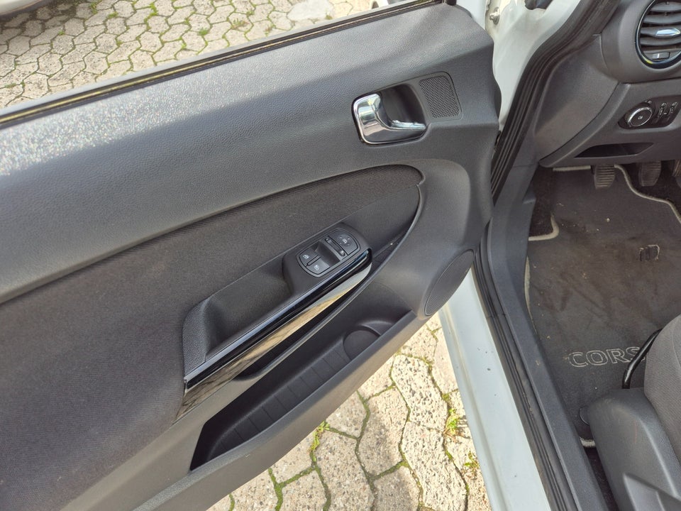Opel Corsa 1,0 12V Enjoy 3d